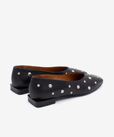 EMERY - Bailarina con tachas plateadas y puntera cuadrada de piel suave - Zapatos Negros - Zapatos de mujer Ángel Alarcón - Women Shoes 2026