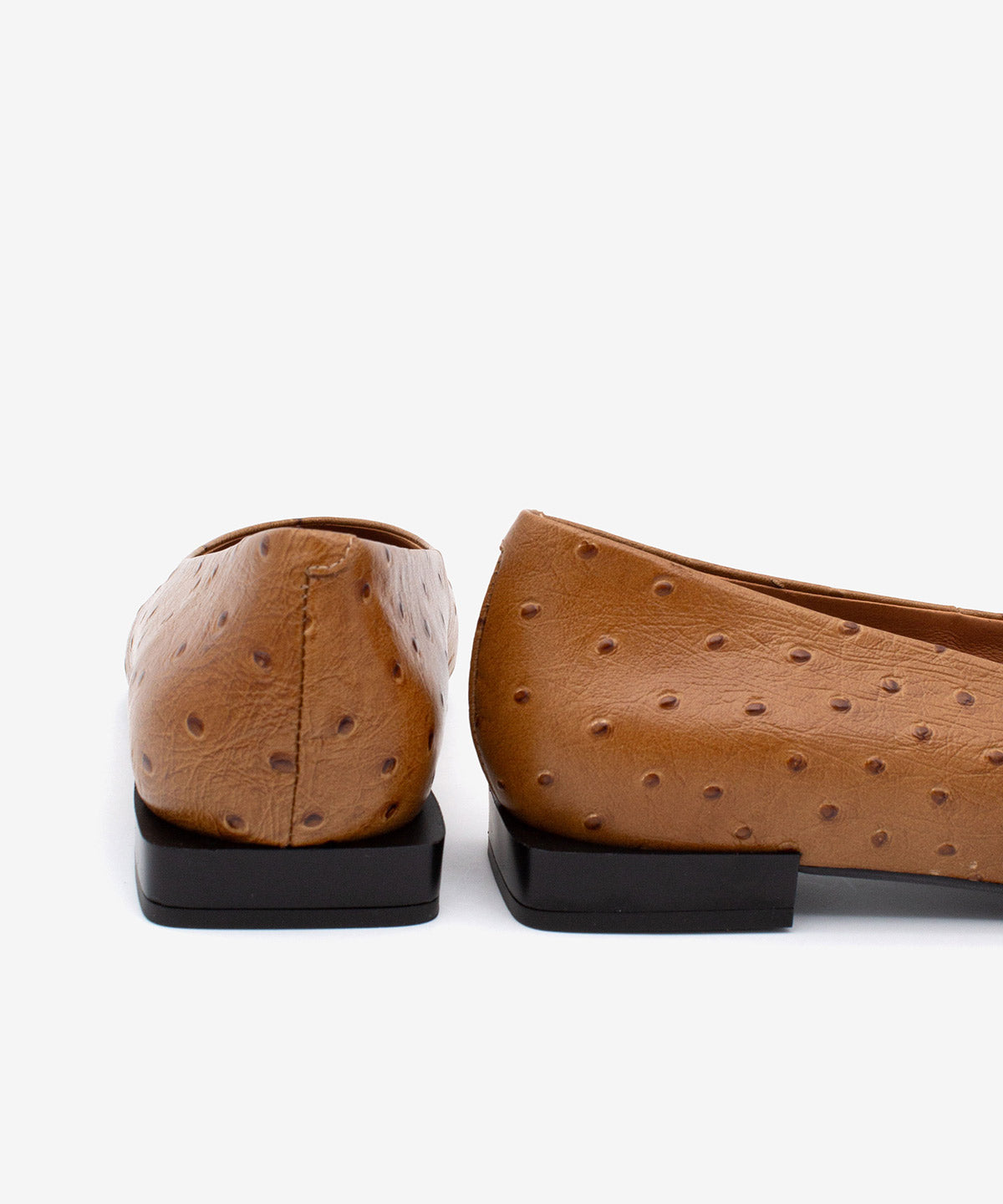 NAYU - Bailarina de puntera fina básicas de piel print avestruz - Zapatos color camel - Zapatos de mujer Ángel Alarcón - Women Shoes 2026