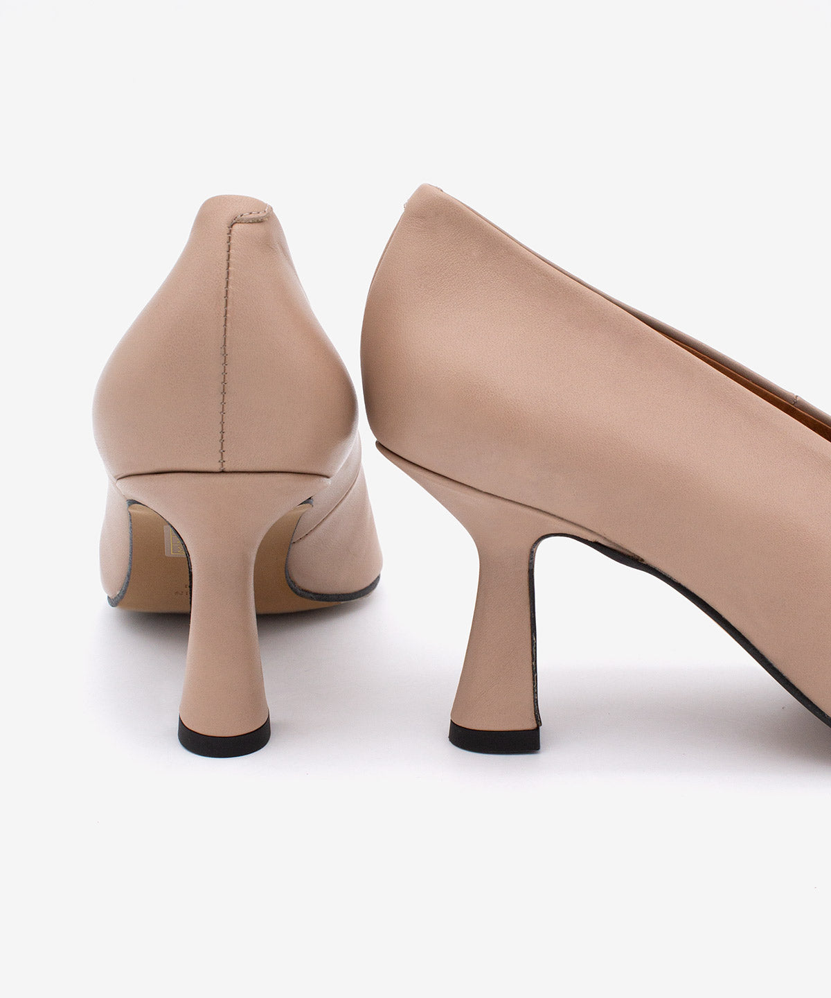 DAVINA - Zapato de salón de tacón alto con escote en V en piel lisa - Zapatos Nude - beige - Zapatos de mujer Ángel Alarcón - Women Shoes 2026