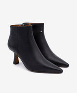 KAYLA - Botín de tacón alto con puntera fina en piel lisa - Zapatos Negros - Zapatos de mujer Ángel Alarcón - Women Shoes 2026