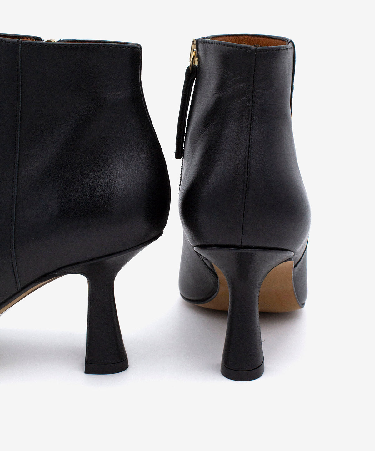 KAYLA - Botín de tacón alto con puntera fina en piel lisa - Zapatos Negros - Zapatos de mujer Ángel Alarcón - Women Shoes 2026