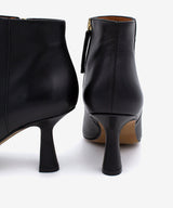 KAYLA - Botín de tacón alto con puntera fina en piel lisa - Zapatos Negros - Zapatos de mujer Ángel Alarcón - Women Shoes 2026