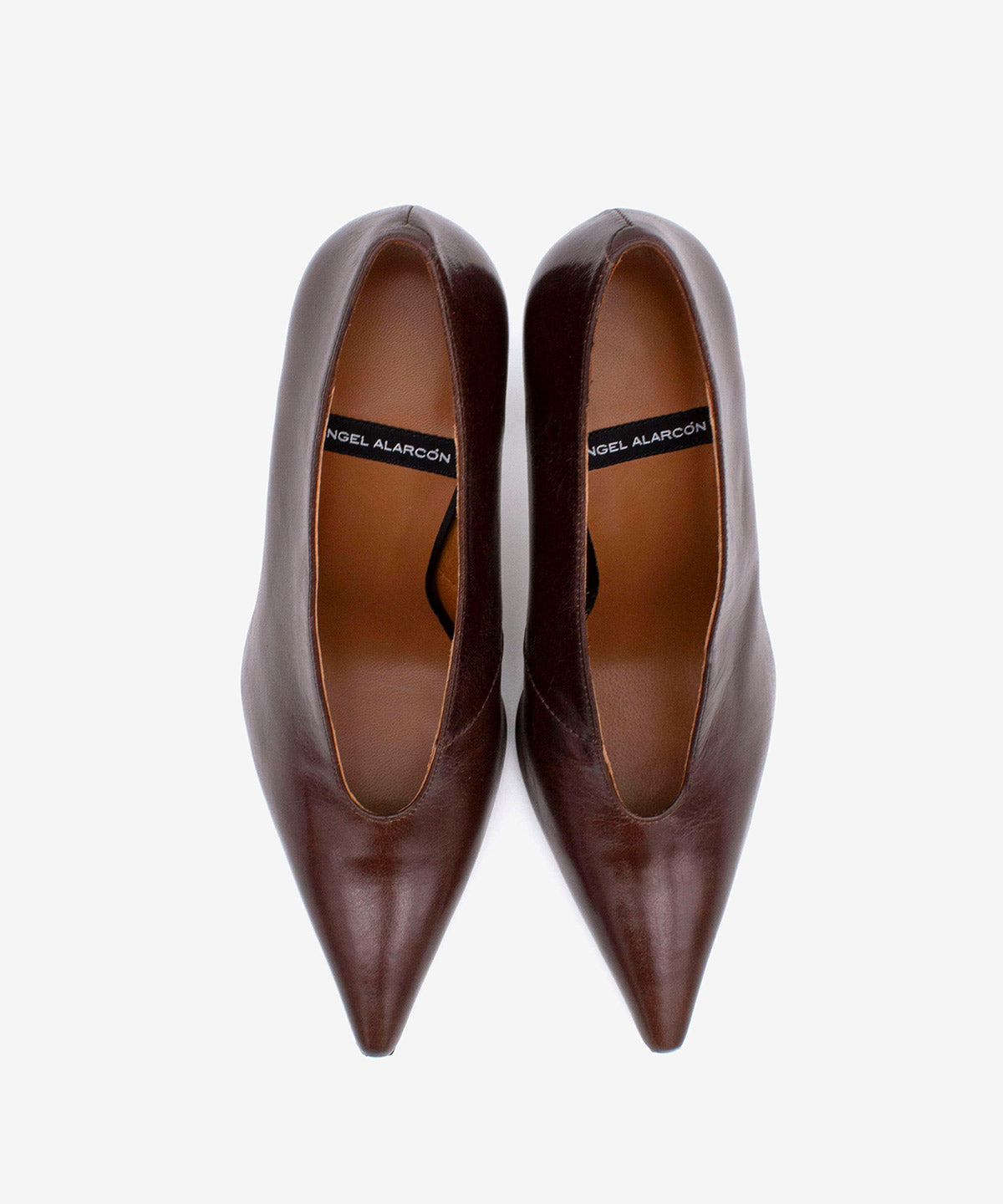 LARISSA - Salón de tacón alto con escote en V alto de piel texturizada - Zapatos Negros - Zapatos de mujer Ángel Alarcón - Women Shoes 2026