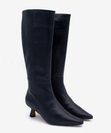 GEORGIA - Bota alta de tacón bajo con puntera fina de piel lisa - Zapatos azul oscuro - Zapatos de mujer Ángel Alarcón - Women Shoes 2026