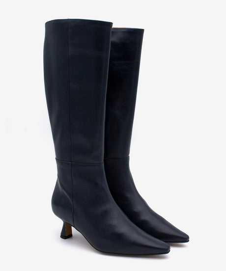 GEORGIA - Bota alta de tacón bajo con puntera fina de piel lisa - Zapatos azul oscuro - Zapatos de mujer Ángel Alarcón - Women Shoes 2026