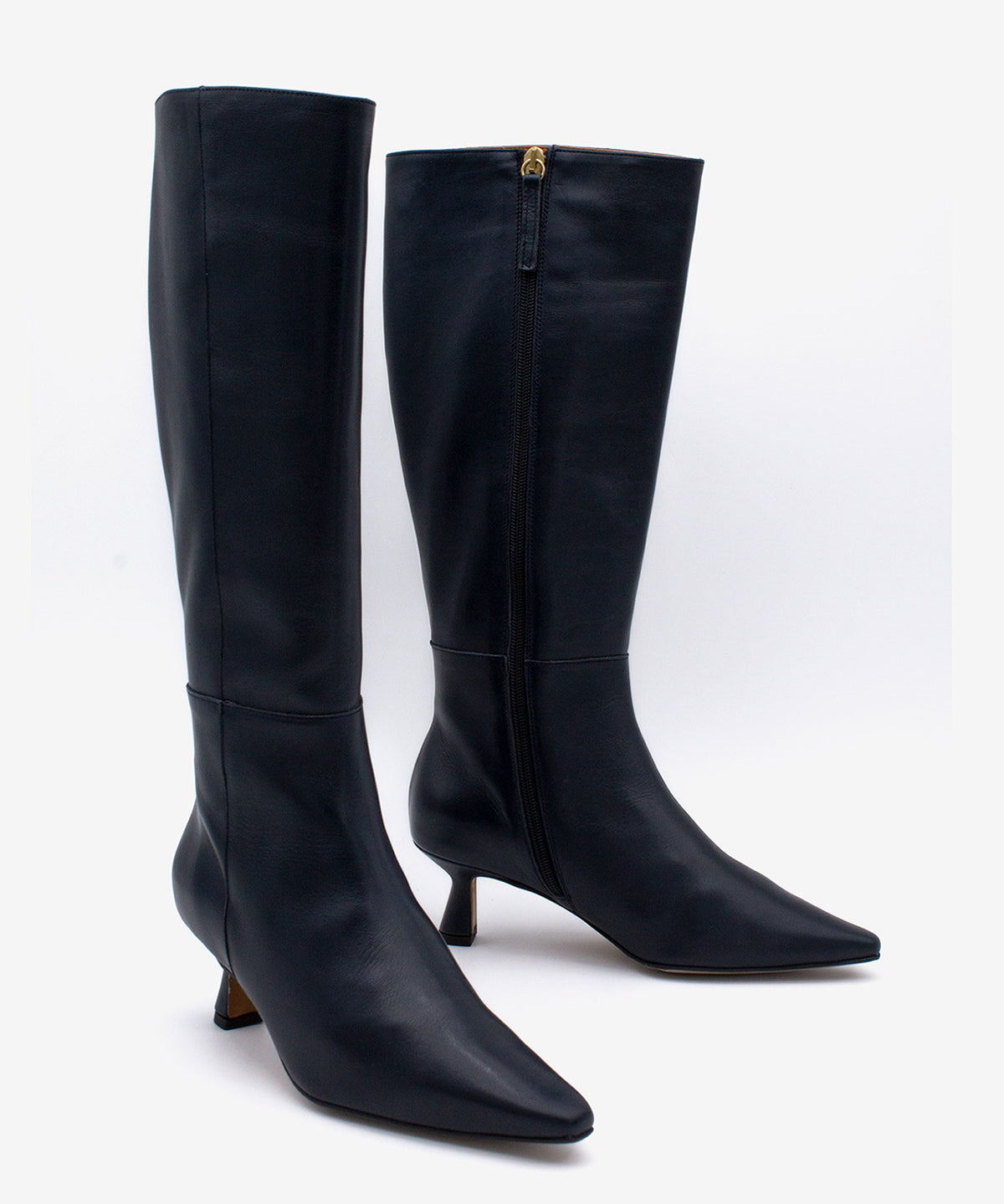 GEORGIA - Bota alta de tacón bajo con puntera fina de piel lisa - Zapatos azul oscuro - Zapatos de mujer Ángel Alarcón - Women Shoes 2026