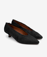 MARGO - Zapato de salón de tacón bajo fabricado en pelo negro - Zapatos Negros - Zapatos de mujer Ángel Alarcón - Women Shoes 2026