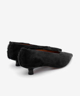 MARGO - Zapato de salón de tacón bajo fabricado en pelo negro - Zapatos Negros - Zapatos de mujer Ángel Alarcón - Women Shoes 2026