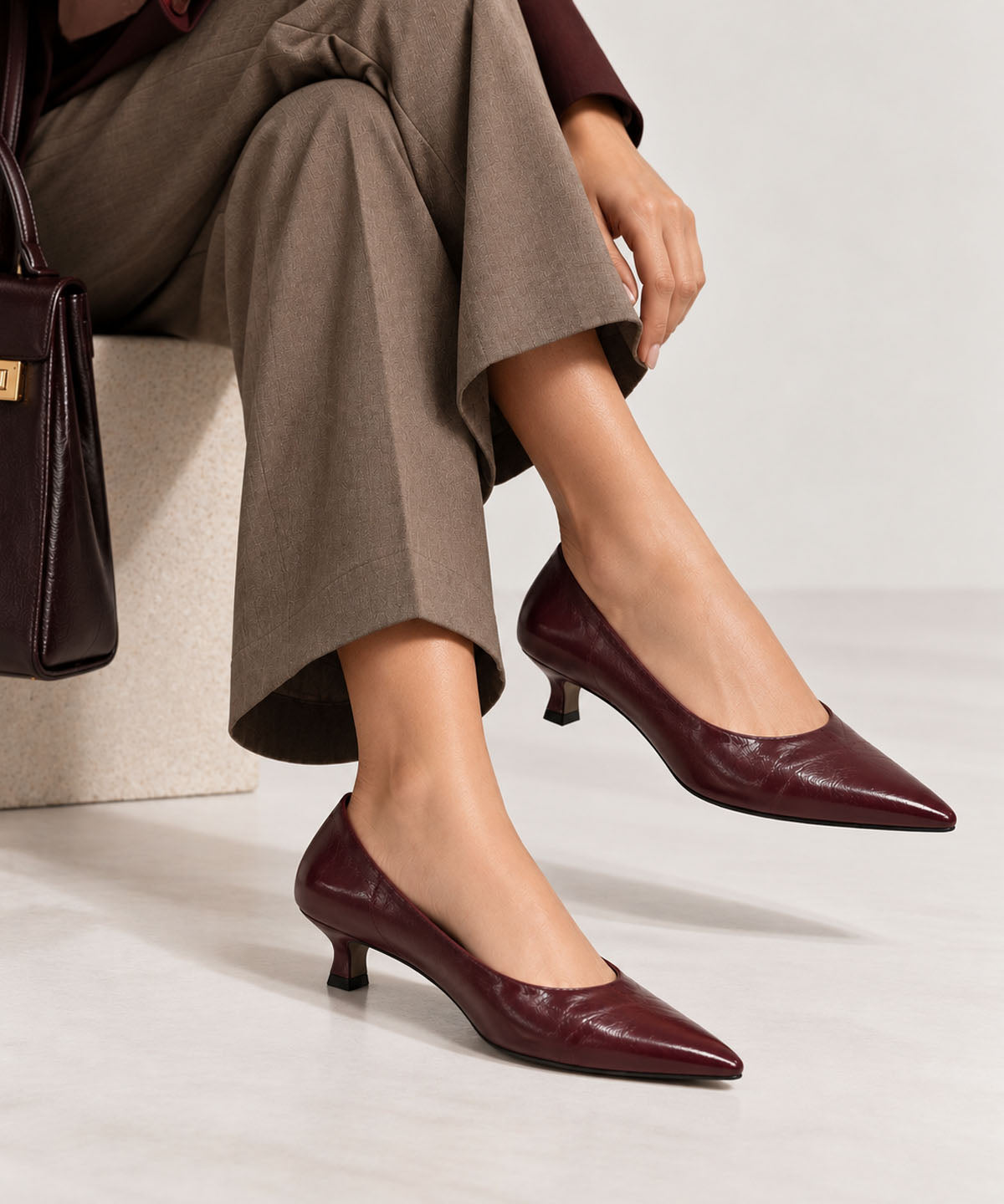 JOCELYN - Salón de puntera fina rock and roll de ajuste elástico de piel ligera - Zapatos Negros - Zapatos de mujer Ángel Alarcón - Women Shoes 2026