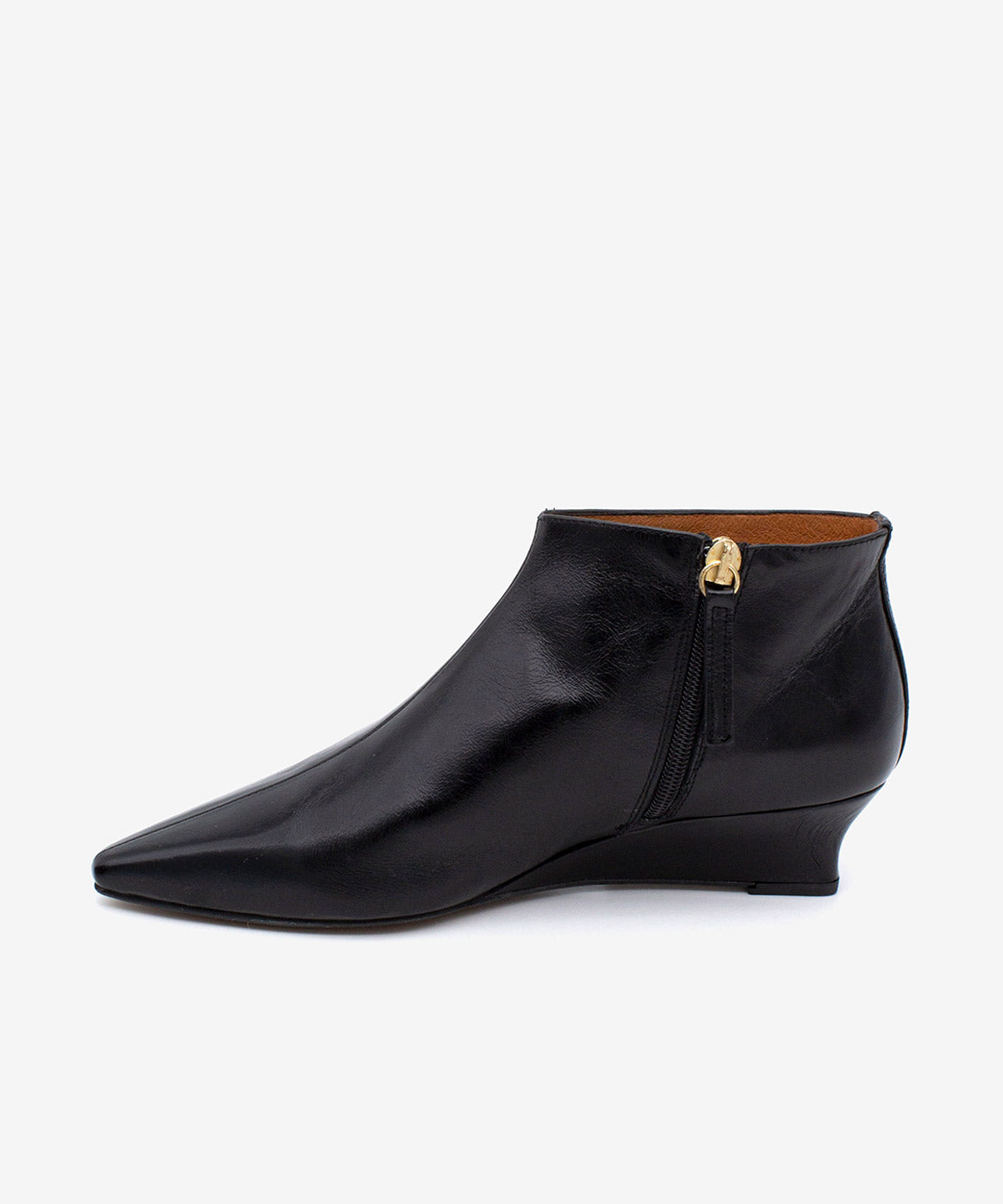 OPHELIA - Botín de cuña con caña baja y puntera afilada de piel texturizada - Zapatos Negros - Zapatos de mujer Ángel Alarcón - Women Shoes 2026