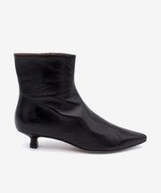 DOROTHEA - Botín de tacón kitten con puntera fina de piel texturizada - Zapatos Negros - Zapatos de mujer Ángel Alarcón - Women Shoes 2026