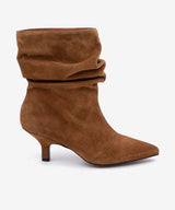 LISETTE - Botín de tacón fino con caña arrugada de serraje - Zapatos color cuero - Zapatos de mujer Ángel Alarcón - Women Shoes 2026