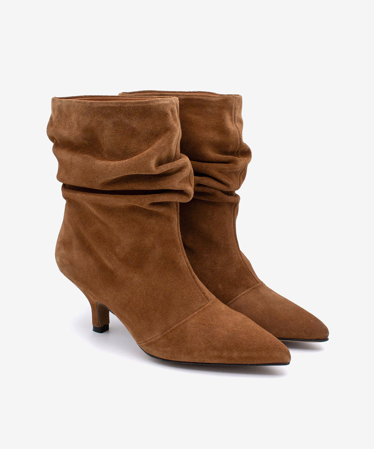 LISETTE - Botín de tacón fino con caña arrugada de serraje - Zapatos color cuero - Zapatos de mujer Ángel Alarcón - Women Shoes 2026