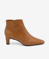NATALIA - Botín de tacón bajo de piel print avestruz - Zapatos color camel - Zapatos de mujer Ángel Alarcón - Women Shoes 2026