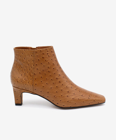 NATALIA - Botín de tacón bajo de piel print avestruz - Zapatos color camel - Zapatos de mujer Ángel Alarcón - Women Shoes 2026
