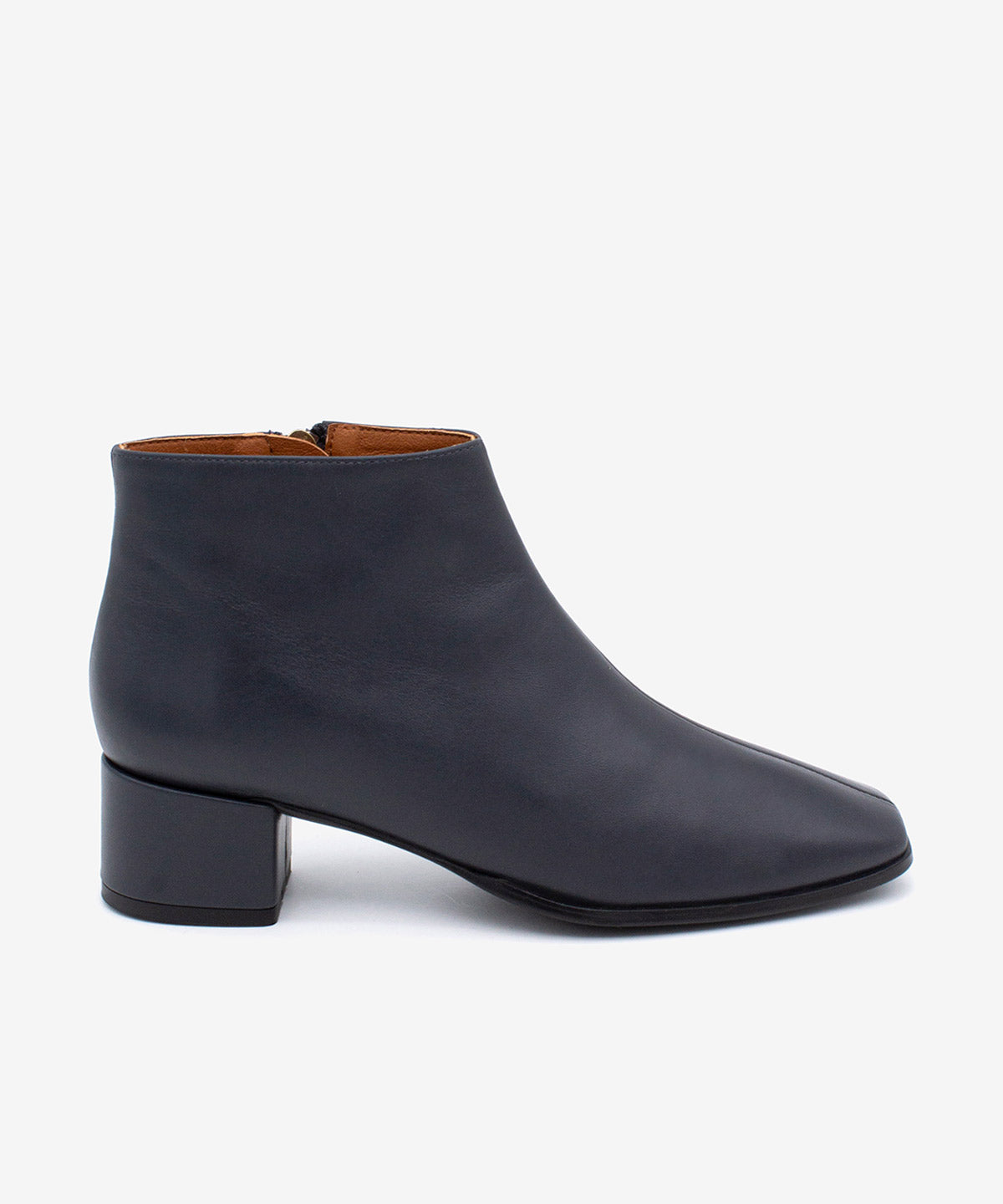 ARWEN - Botín cómodo de tacón ancho con puntera cuadrada de piel lisa - Zapatos grises - Zapatos de mujer Ángel Alarcón - Women Shoes 2026