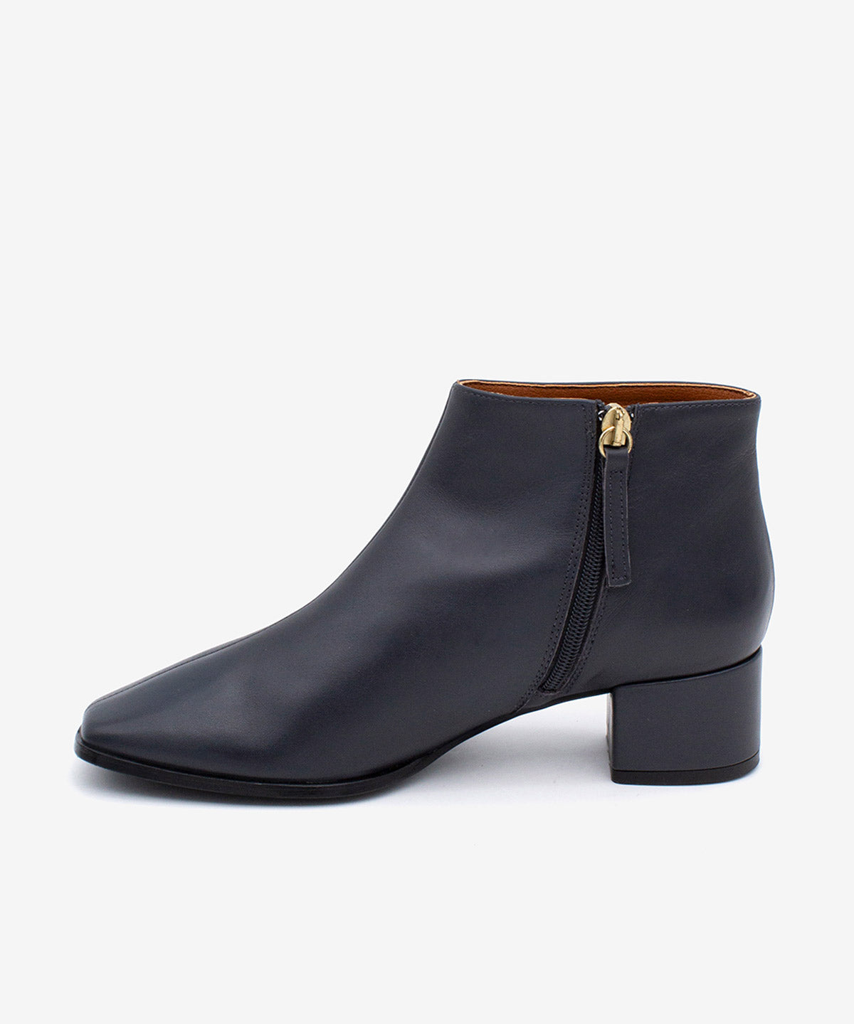 ARWEN - Botín cómodo de tacón ancho con puntera cuadrada de piel lisa - Zapatos Negros - Zapatos de mujer Ángel Alarcón - Women Shoes 2026