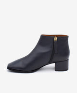 ARWEN - Botín cómodo de tacón ancho con puntera cuadrada de piel lisa - Zapatos Negros - Zapatos de mujer Ángel Alarcón - Women Shoes 2026