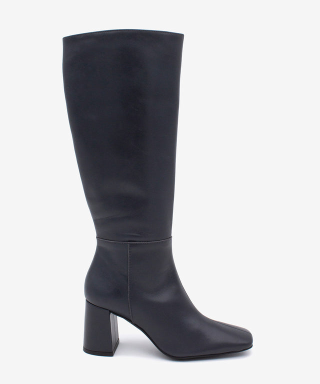 DORANA - Bota alta cómoda de tacón ancho con puntera cuadrada de piel - Zapatos grises - Zapatos de mujer Ángel Alarcón - Women Shoes 2026