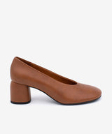 TESSA - Zapato de salón de tacón ancho de diseño y de piel suave - Zapatos color cuero - Zapatos de mujer Ángel Alarcón - Women Shoes 2026