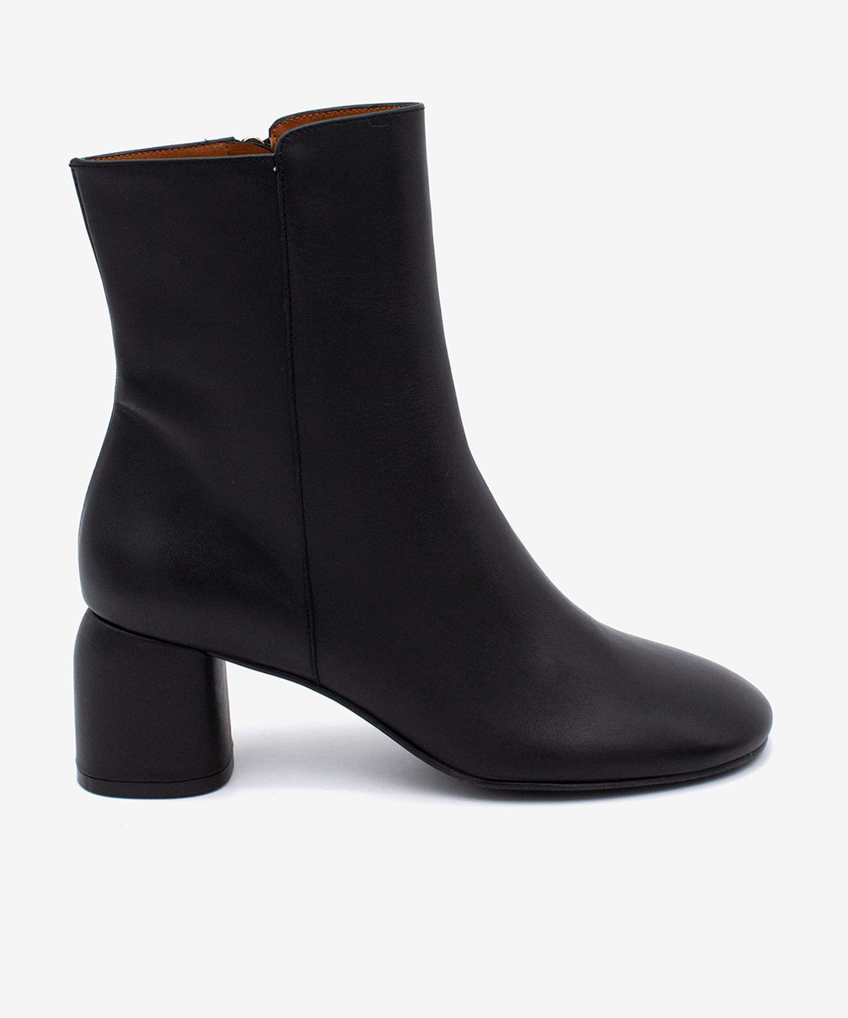 MURIELLE - Botín de mujer de tacón de diseño con puntera redonda de piel suave - Zapatos Negros - Zapatos de mujer Ángel Alarcón - Women Shoes 2026