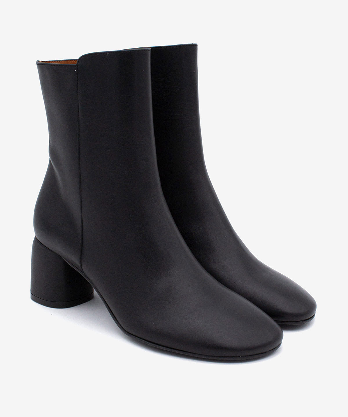 MURIELLE - Botín de mujer de tacón de diseño con puntera redonda de piel suave - Zapatos Negros - Zapatos de mujer Ángel Alarcón - Women Shoes 2026