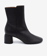 MURIELLE - Botín de tacón de diseño con puntera redonda en piel lisa - Zapatos Negros - Zapatos de mujer Ángel Alarcón - Women Shoes 2026