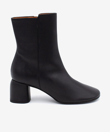 MURIELLE - Botín de tacón de diseño con puntera redonda en piel lisa - Zapatos Negros - Zapatos de mujer Ángel Alarcón - Women Shoes 2026
