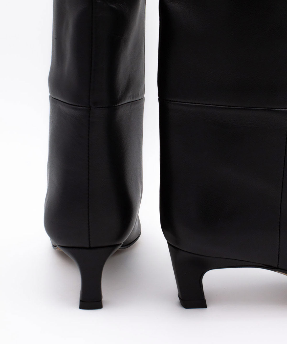 GAELLE - Bota gaucha moderna de tacón bajo de - Zapatos Negros - Zapatos de mujer Ángel Alarcón - Women Shoes 2026