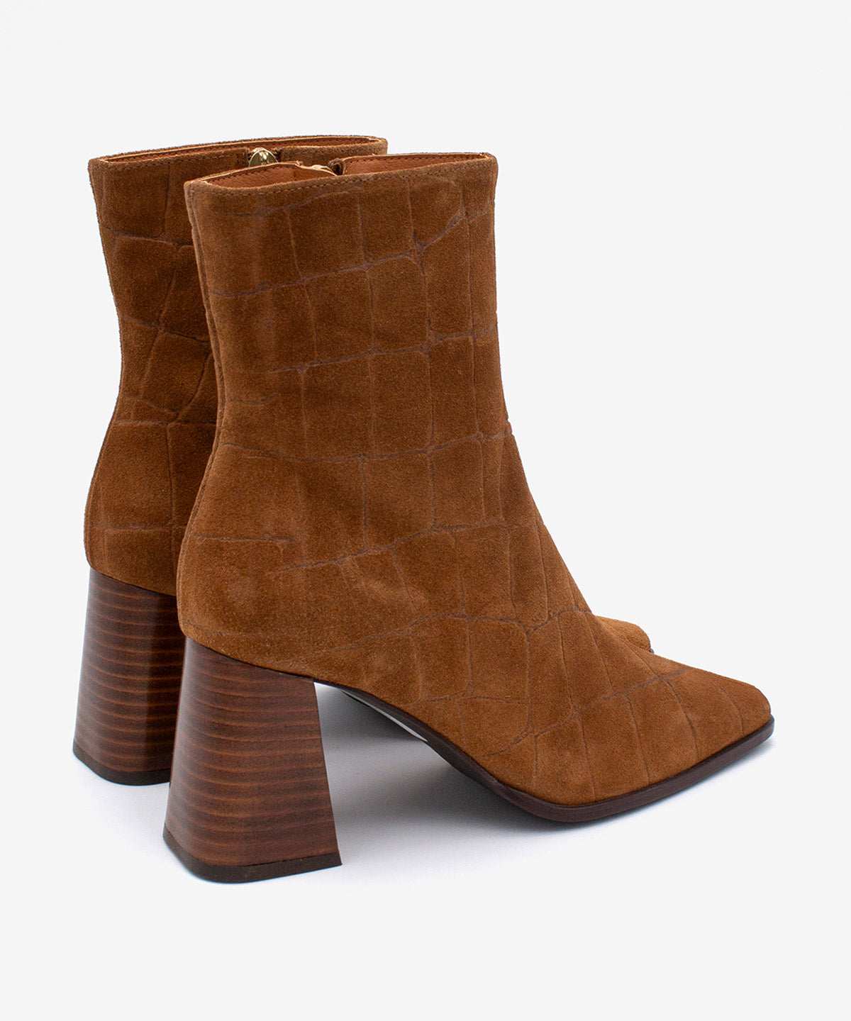 TRIMIA - Botín cómodo de mujer con tacón ancho en serraje con print cocodrilo - Zapatos color cuero - Zapatos de mujer Ángel Alarcón - Women Shoes 2026