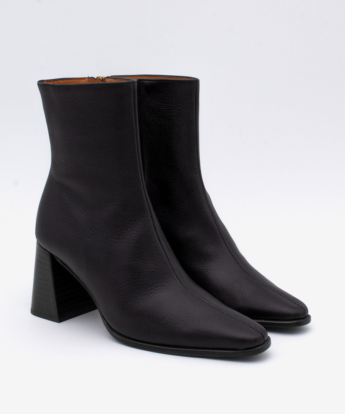 TRIMIA - Botín de piel natural con tacón ancho de efecto madera - Zapatos Negros - Zapatos de mujer Ángel Alarcón - Women Shoes 2026