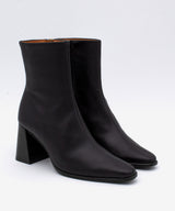 TRIMIA - Botín de piel natural con tacón ancho de efecto madera - Zapatos Negros - Zapatos de mujer Ángel Alarcón - Women Shoes 2026