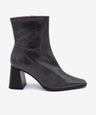 TRIMIA - Botín cómodo con tacón ancho de piel texturizada brillante - Zapatos grises - Zapatos de mujer Ángel Alarcón - Women Shoes 2026