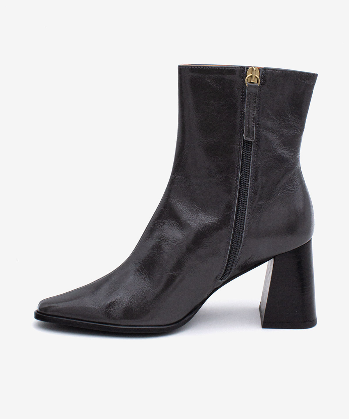 TRIMIA - Botín cómodo con tacón ancho de piel texturizada brillante - Zapatos grises - Zapatos de mujer Ángel Alarcón - Women Shoes 2026