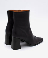 TRIMIA - Botín de mujer cómodo con tacón ancho de piel lisa - Zapatos Negros - Zapatos de mujer Ángel Alarcón - Women Shoes 2026