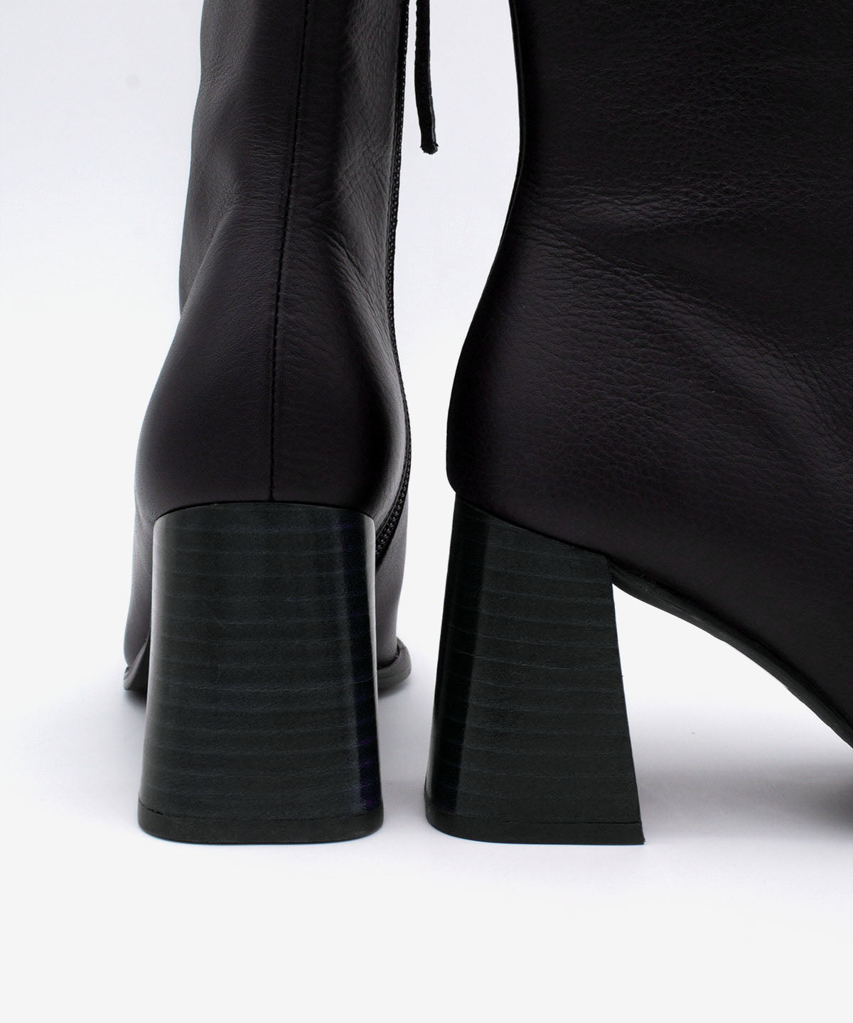 TRIMIA - Botín de mujer cómodo con tacón ancho de piel lisa - Zapatos Negros - Zapatos de mujer Ángel Alarcón - Women Shoes 2026