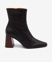 TRIMIA - Botín de mujer cómodo con tacón ancho de piel lisa - Zapatos m. oscuro - Zapatos de mujer Ángel Alarcón - Women Shoes 2026