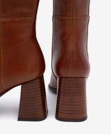 TRITAS - Bota alta de mujer con tacón de madera de piel granulada - Zapatos marrones - Zapatos de mujer Ángel Alarcón - Women Shoes 2026