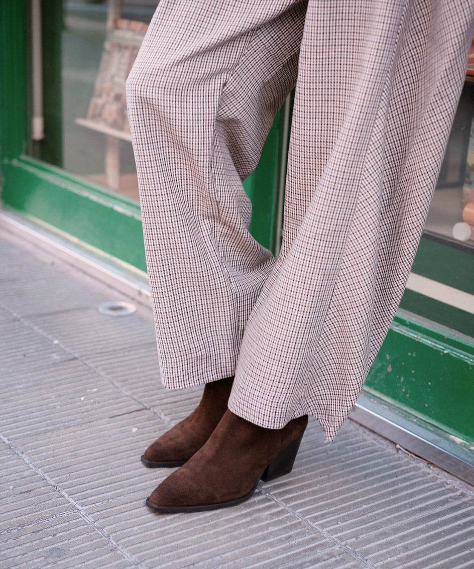 MIRETTE - Botín western de tacón ancho en serraje - Zapatos m. oscuro - Zapatos de mujer Ángel Alarcón - Women Shoes 2026