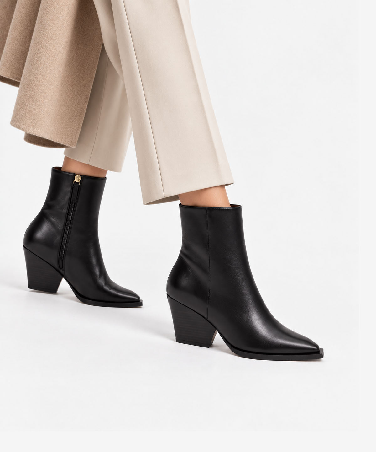 MIRETTE - Botín western de mujer de tacón ancho geométrico en piel lisa semibrillo - Zapatos Negros - Zapatos de mujer Ángel Alarcón - Women Shoes 2026