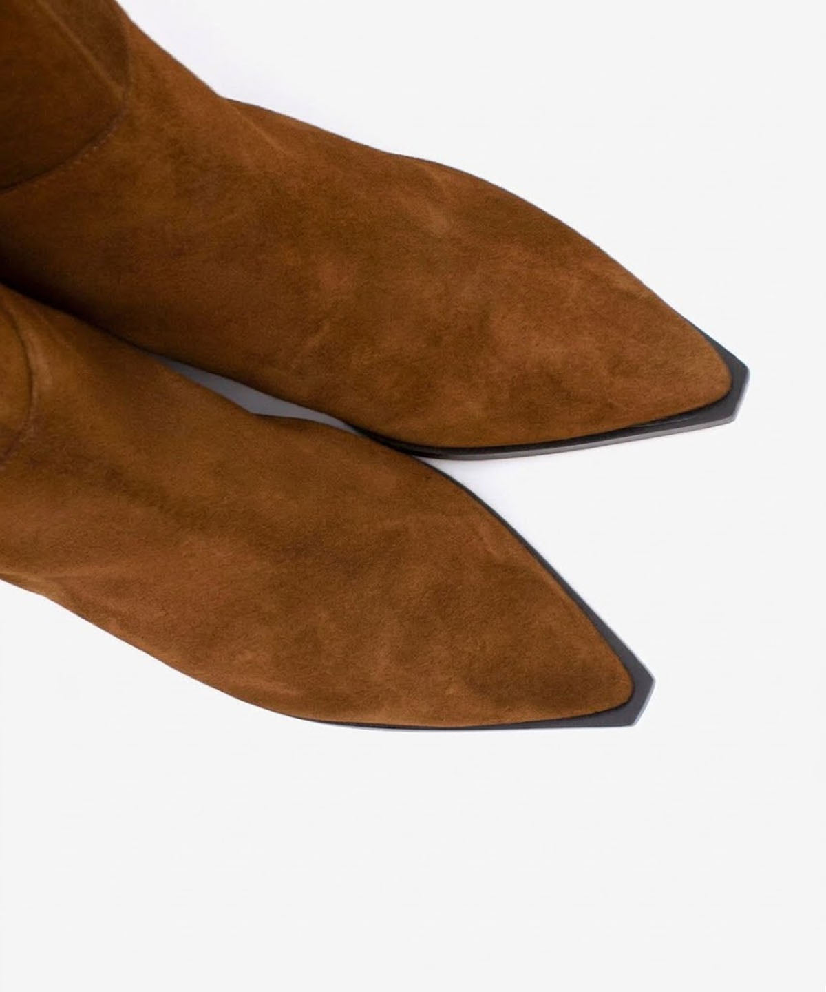 EMIRA - Bota alta de estilo western con puntera fina de serraje - Zapatos marrones - Zapatos de mujer Ángel Alarcón - Women Shoes 2026