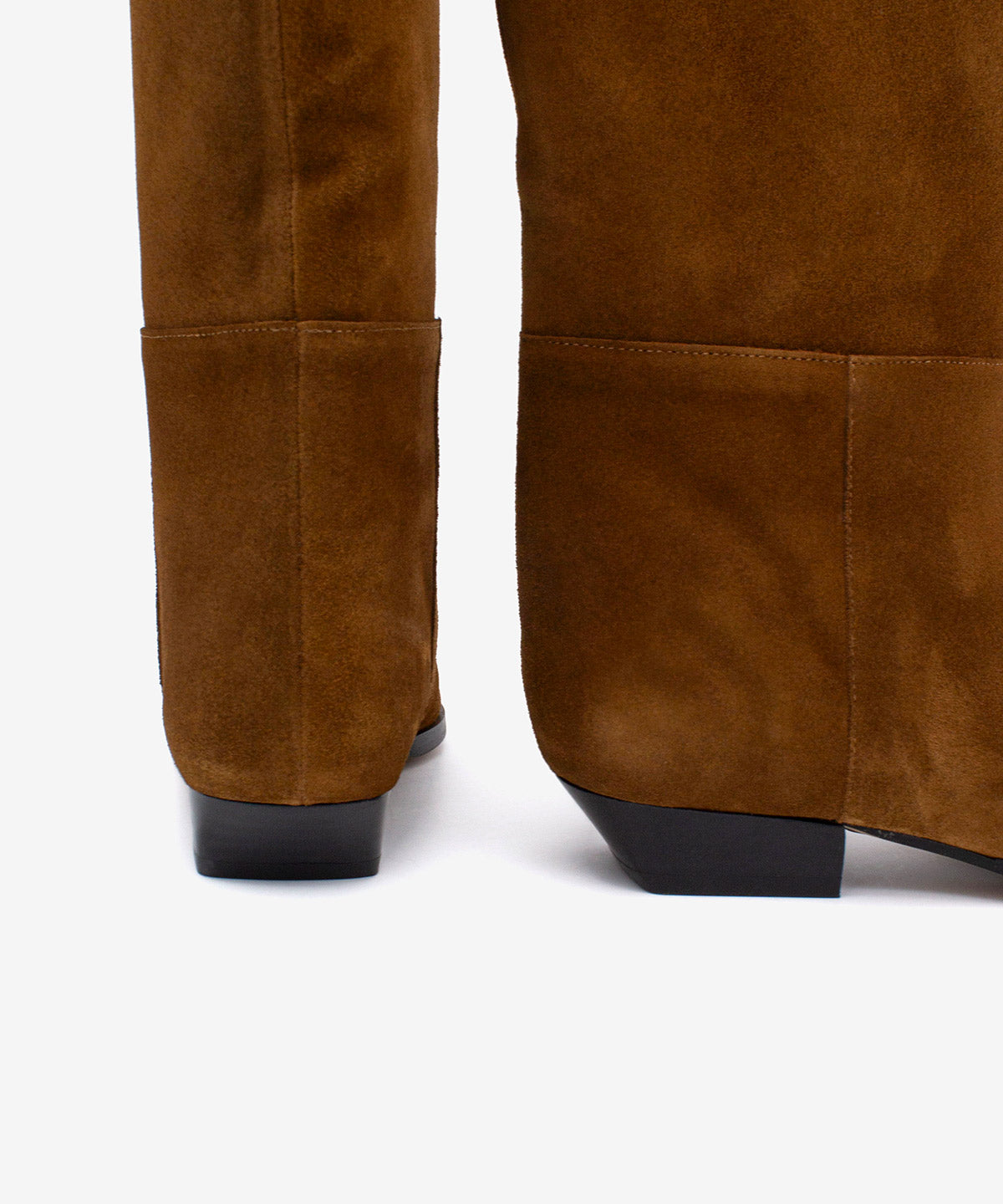 EMIRA - Bota alta de estilo western con puntera fina de serraje - Zapatos marrones - Zapatos de mujer Ángel Alarcón - Women Shoes 2026