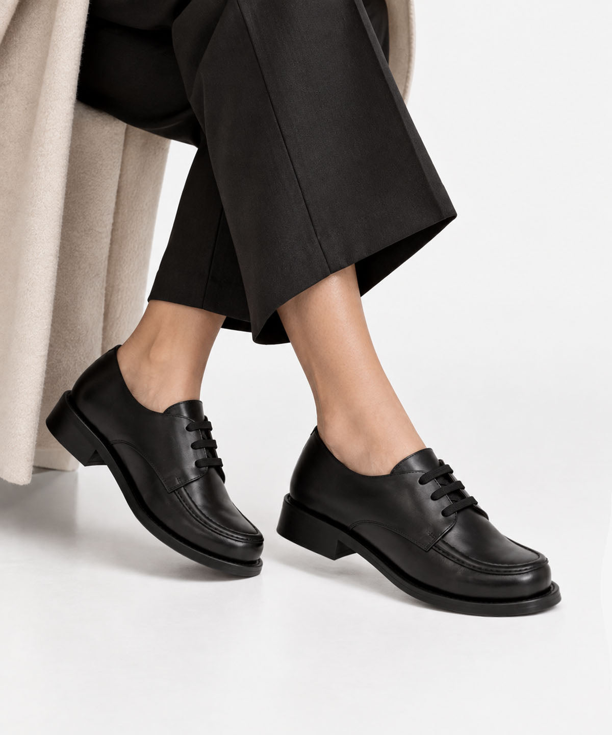 ANTONELLA - Blucher de mujer con cordoneras en piel lisa semibrillo - Zapatos Negros - Zapatos de mujer Ángel Alarcón - Women Shoes 2026