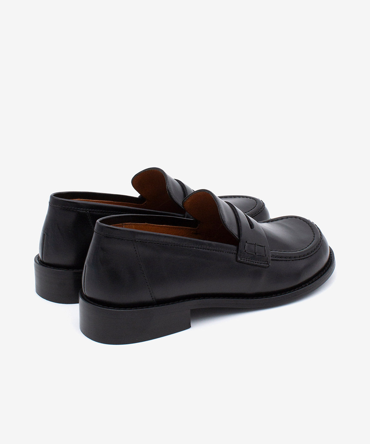 LOUISA - Mocasín de puntera redonda con tacón bajo de piel lisa semibrillante - Zapatos Negros - Zapatos de mujer Ángel Alarcón - Women Shoes 2026