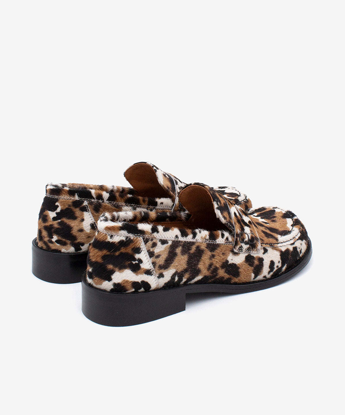 LOUISA - Mocasín de mujer cómodo en pelo poni print vaca - Zapatos Negros - Zapatos de mujer Ángel Alarcón - Women Shoes 2026