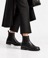 LYANA - Botín Chelsea de mujer con tacón bajo en piel lisa semibrillo - Zapatos Negros - Zapatos de mujer Ángel Alarcón - Women Shoes 2026