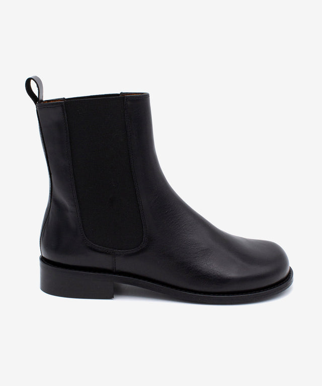 LYANA - Botín Chelsea de mujer con tacón bajo en piel lisa semibrillo - Zapatos Negros - Zapatos de mujer Ángel Alarcón - Women Shoes 2026