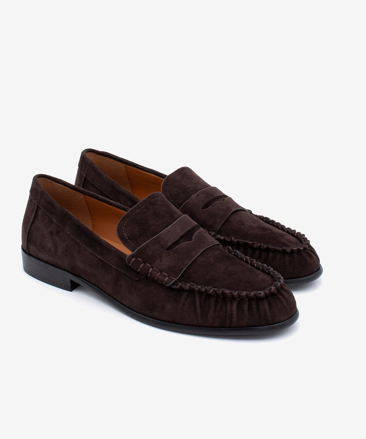 DAPHNE - Mocasín con corte fruncido y suela rubber de ante - Zapatos color camel - Zapatos de mujer Ángel Alarcón - Women Shoes 2026
