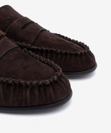 DAPHNE - Mocasín con corte fruncido y suela rubber de ante - Zapatos color camel - Zapatos de mujer Ángel Alarcón - Women Shoes 2026