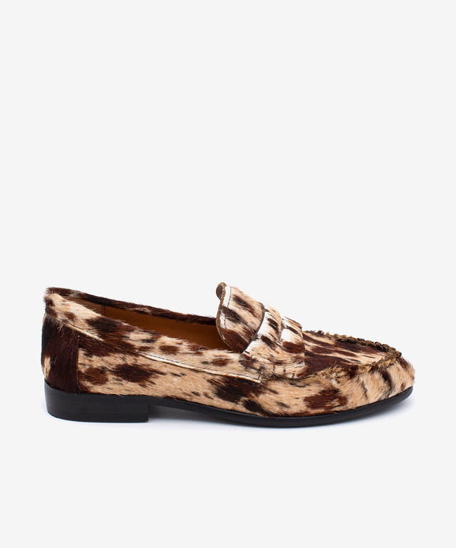 DAPHNE - Mocasín con corte fruncido y suela rubber de pelo estampado - DARK BROWN - Zapatos de mujer Ángel Alarcón - Women Shoes 2026